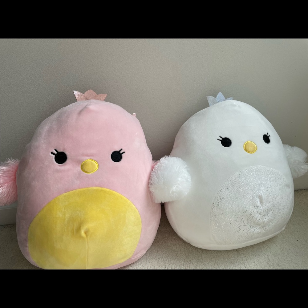 OFFICAL SQUISHMALLOW CHICKENS LOT OF 2
